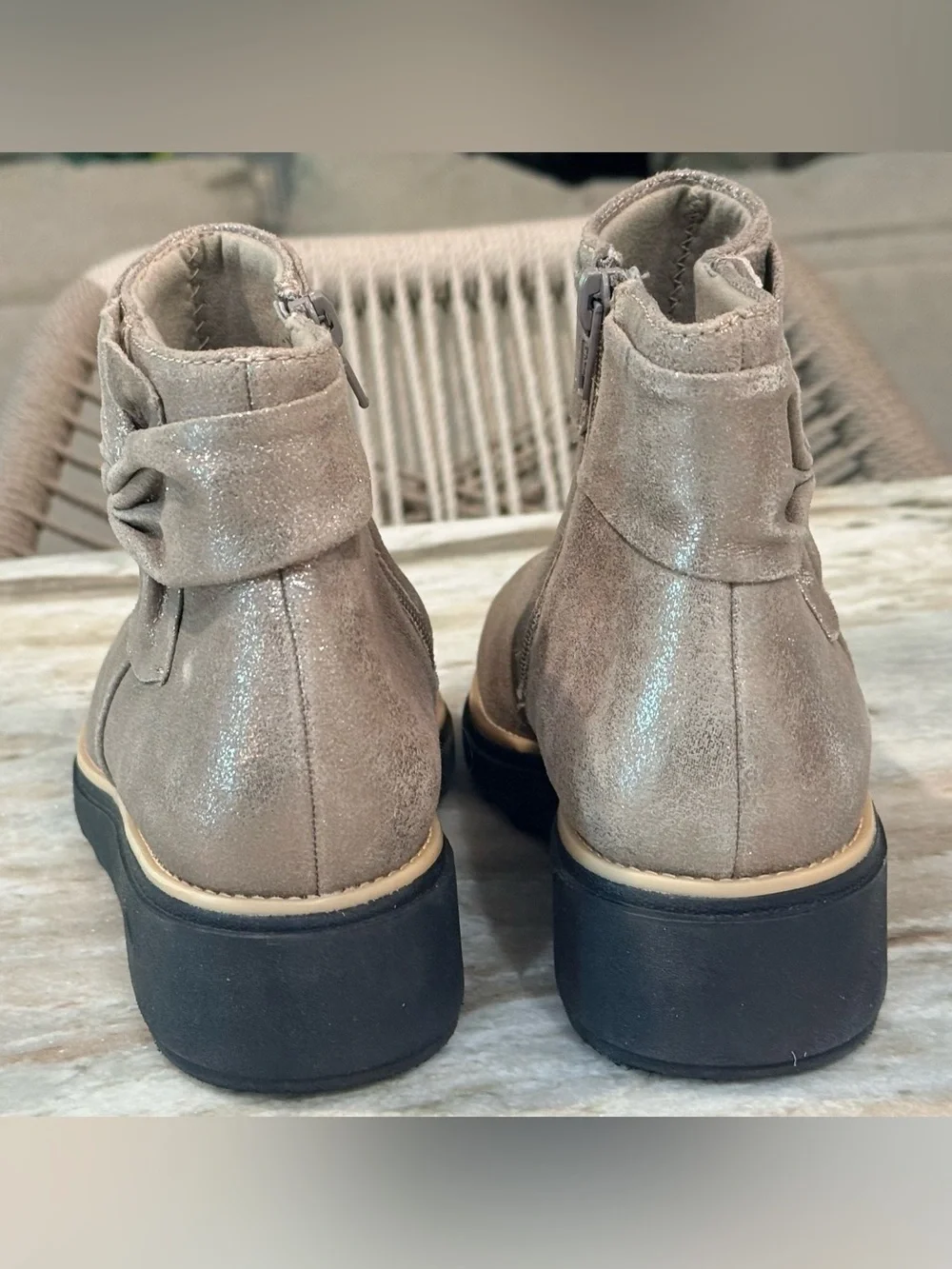 Women’s CLARKS Collection pewter leather metallic wedge ankle boots- Size 7